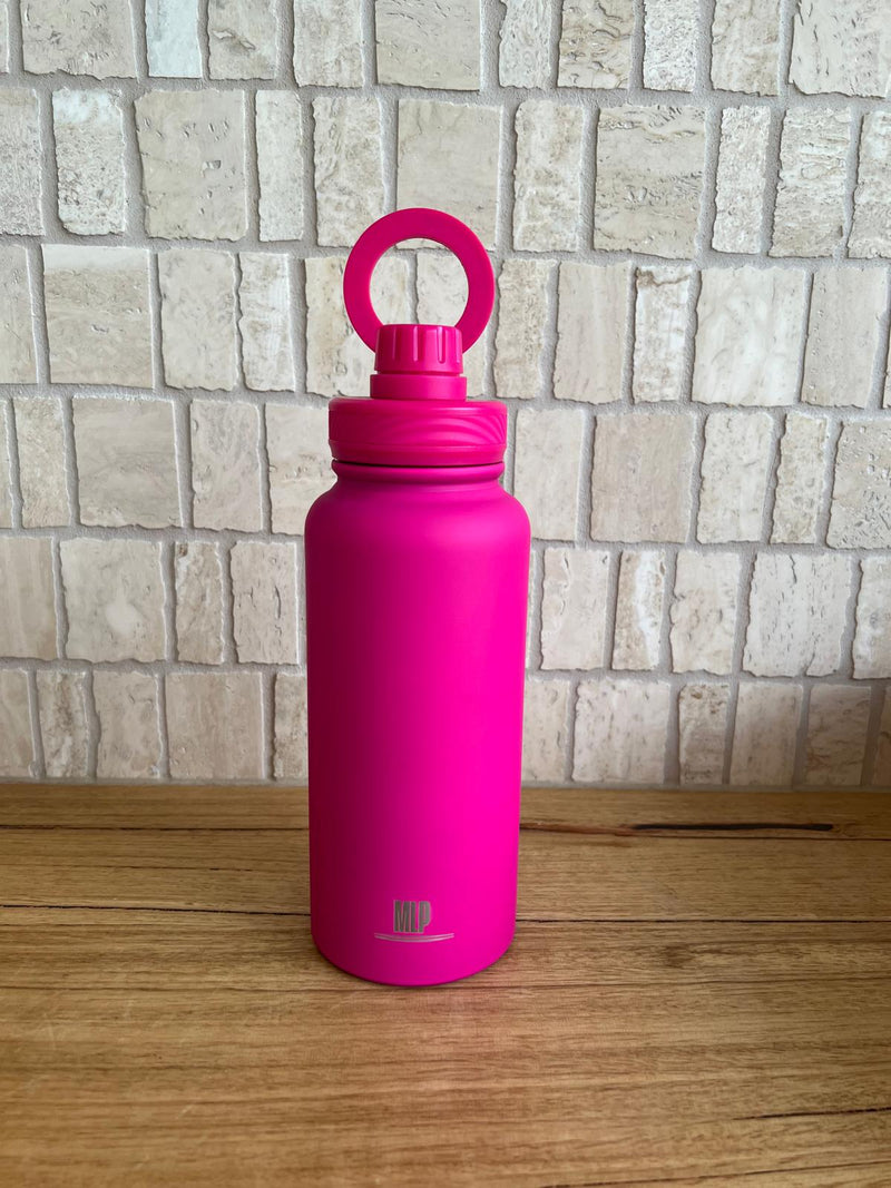 1.Lt Magnetic Water Bottle + Phone Holder