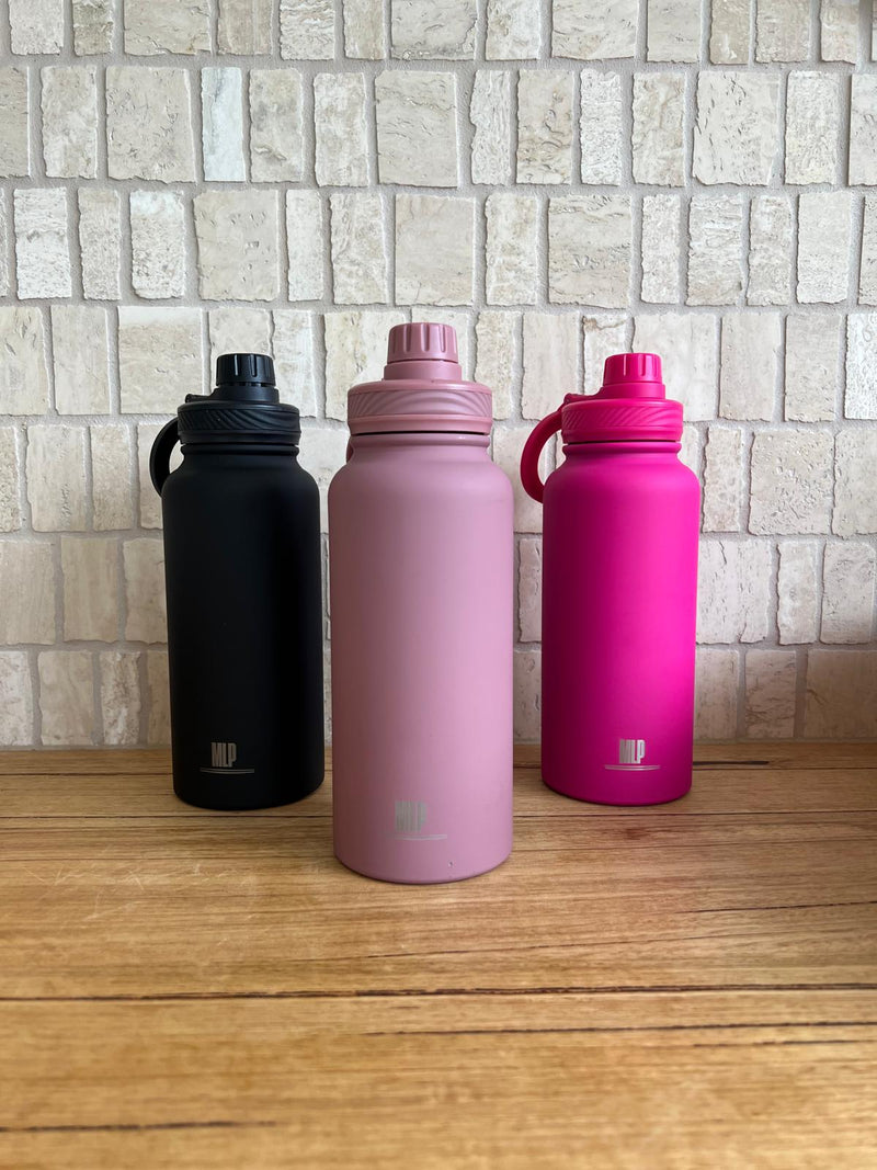 1.Lt Magnetic Water Bottle + Phone Holder